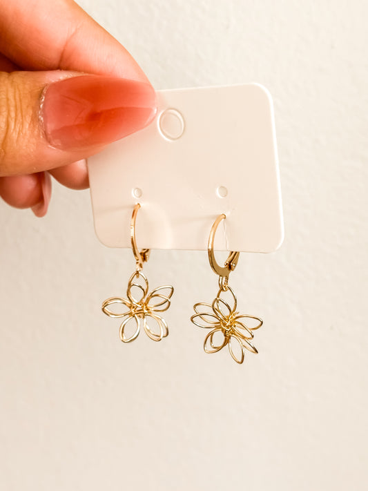 Daisy Lines | 18K GP Huggie Hoops